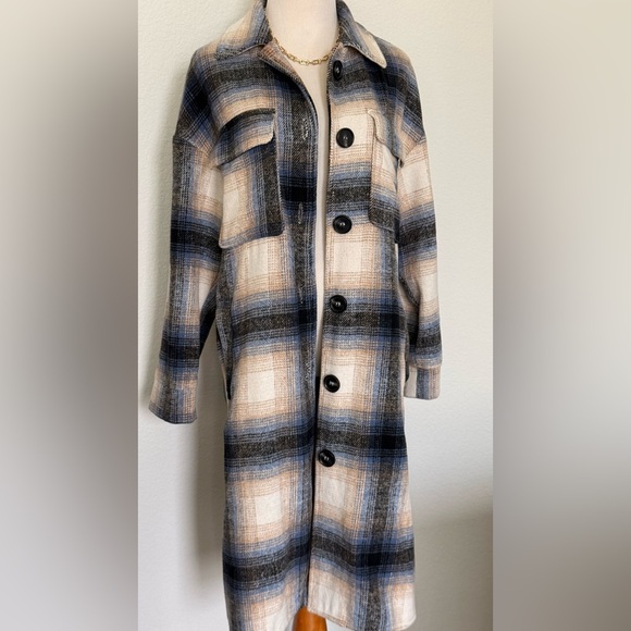 Plaid Shacket size Small - Picture 4 of 13